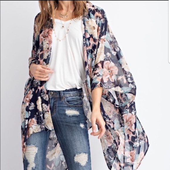 143 Story by Line Up Accessories - Beautiful Floral Kimono Cardigan